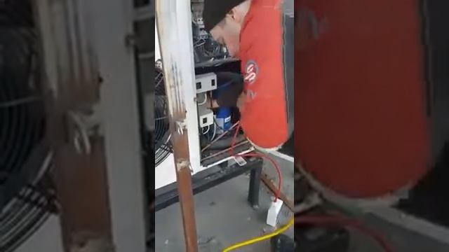 Обслуживание холодильной установки: заправка