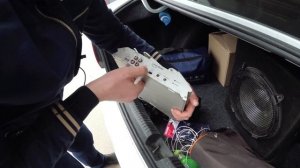 УСТАНОВКА САБВУФЕРА В VOLKSWAGEN POLO