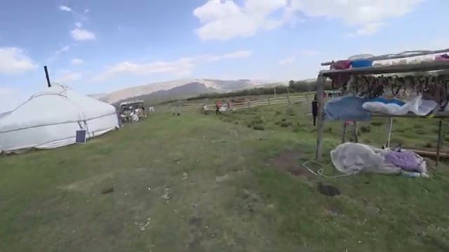 Как делать масло и курут. Казахские ЮРТЫ на жайляу. Монголия. смотреть онлайн