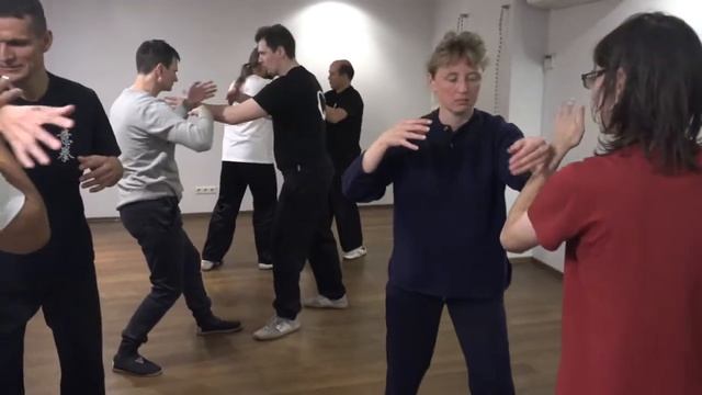 ШКОЛА ИЦЮАНЬ-70. Ицюань и виноградная лоза. Туйшоу в Москве. Анонсы смотреть онлайн