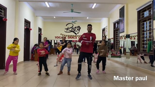 Zumba kids ( easy steps ) I like to move it / by master Paul смотреть онлайн