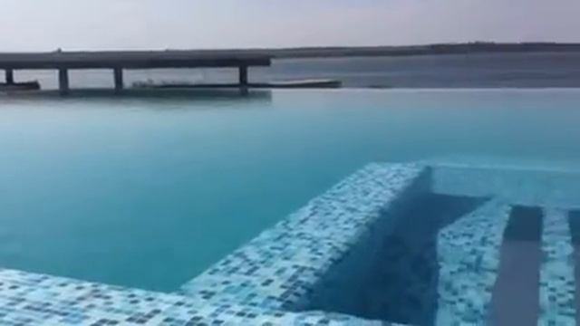 Бассейн переливного типа-инфинити