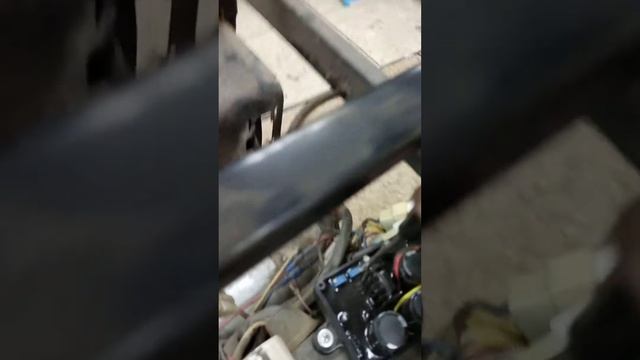 Как отрегулировать напряжение на бензогенераторе, после замены регулятора напряжения. смотреть онлайн