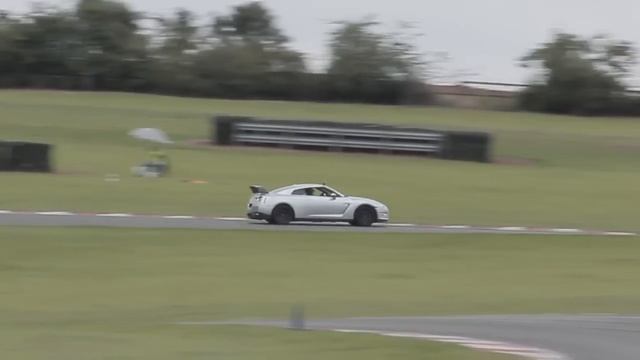 Nissan GT-R R35 Drifting - Tiago Romano Drift Hobby Driver Cup 2012 смотреть онлайн