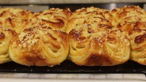 Сказочно ВКУСНО и Гениально ПРОСТО - Дрожжевые БУЛОЧКИ-СЛОЕНКИ со Сладкой Крошкой!