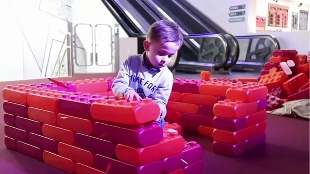 Веселая детская песня. Строим дом.Cut cut, chiesel chiesel. The builder song. Funny kids song. смотреть онлайн