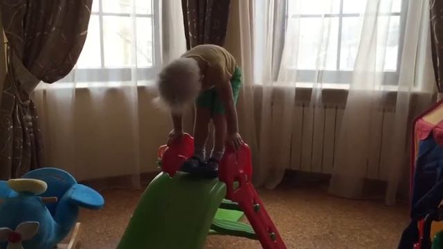 Лига Смеха - У Артёма есть голова и он золотая рыбка! смотреть онлайн