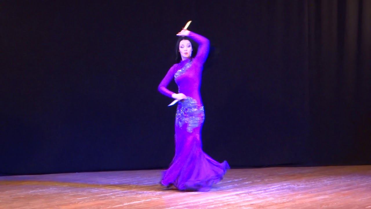 Елена Сазонова - Hacha Dance. (Иракский фольклор). Iraqi Dance Kawlia. Танец с ножами.