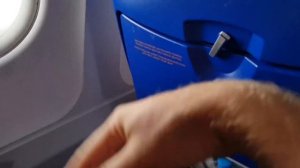 Юля первый раз на самолете