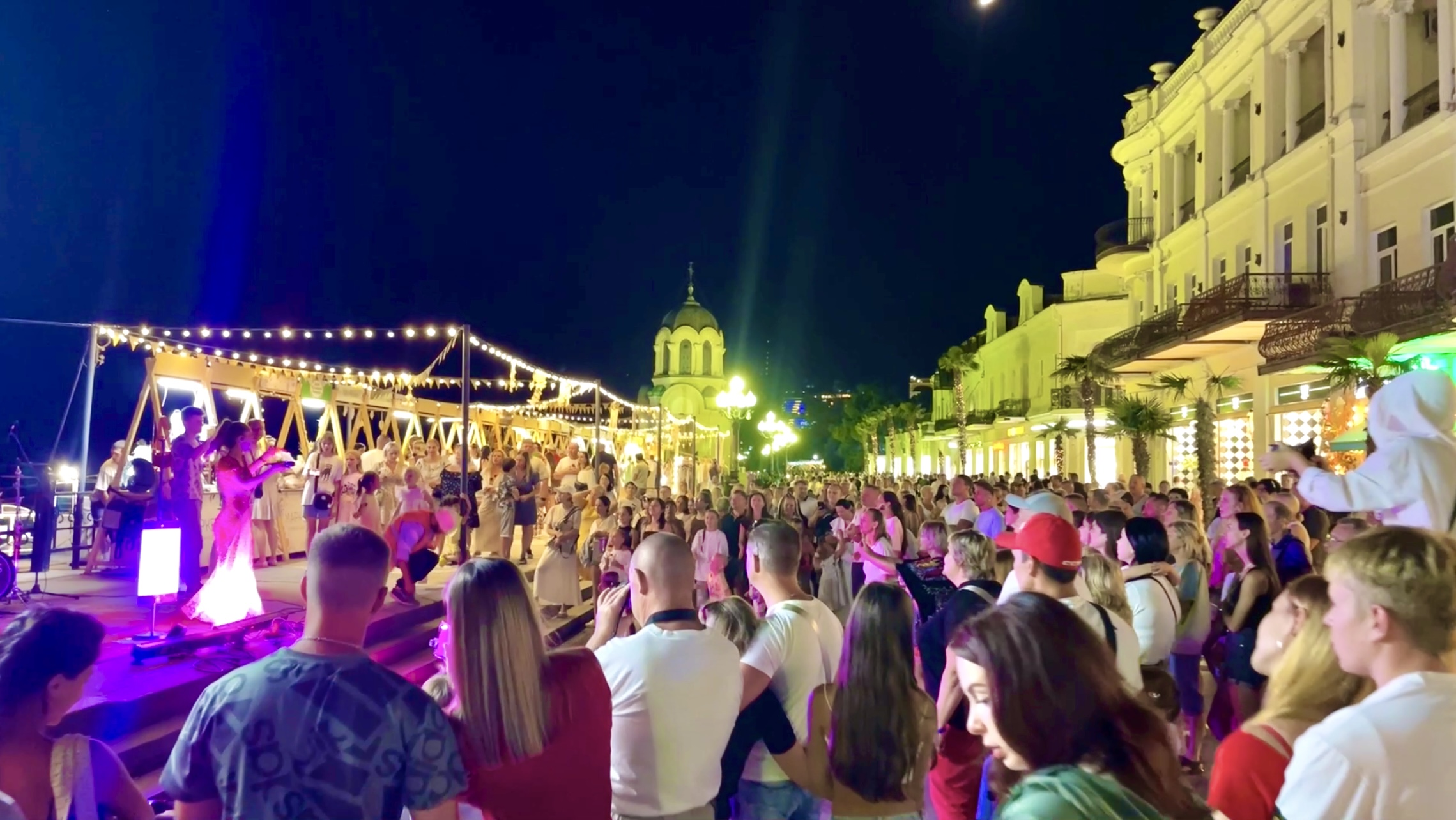 Сравните вечернюю Ялту и Судак. Куда поедете? смотреть онлайн