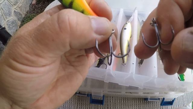 Заменить крючки на воблерах. Как не упустить трофейную рыбу. Лучшие крючки для воблеров. #Рыбалка смотреть онлайн