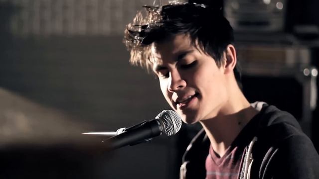 "Hold It Against Me" - Britney Spears (Sam Tsui Cover) смотреть онлайн