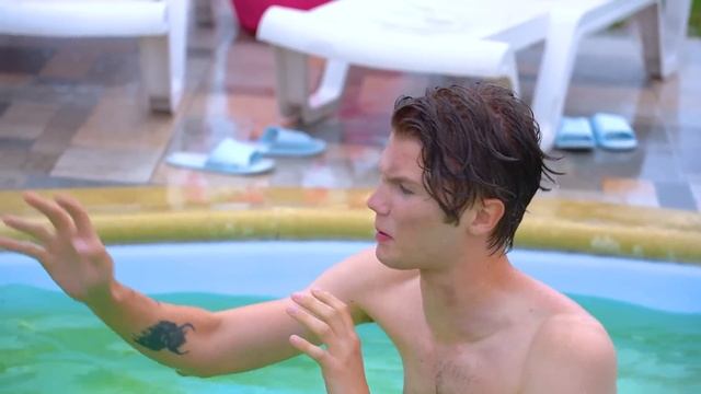 Бедный vs Богатый Отпуск! Дети Vs Родители | Выживаем на $1 vs $100,000 смотреть онлайн