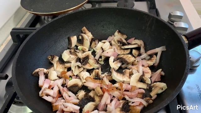 ОМЛЕТ С ГРИБАМИ НА СКОВОРОДЕ. ОМЛЕТ С ШАМПИНЬОНАМИ НА СКОРУЮ РУКУ. смотреть онлайн