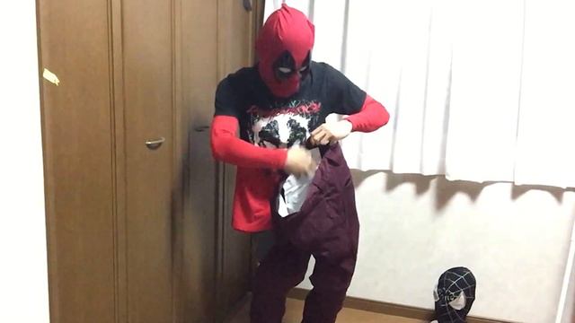 DIY DEADPOOL ILLUSION COSTUME смотреть онлайн