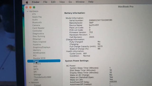 Macboom Pro 15 Touchbar 2017 Ram 16gb SSD 512 GB Minus Flaxgate ,masih Bisa Digunakan