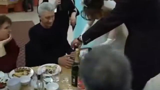 Гости смотреть онлайн