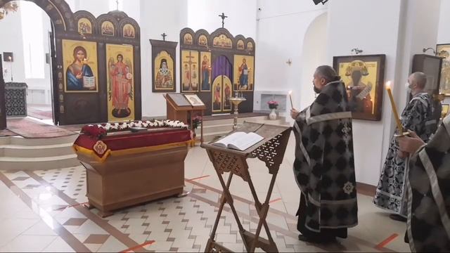 Утреня Великой Субботы с чином Погребения Плащаницы смотреть онлайн