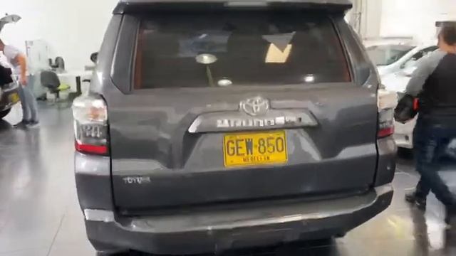 Usado - Así se ve la Toyota 4 Runner, modelo 2019 con 19660 km смотреть онлайн