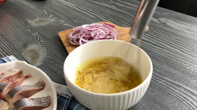 СЕЛЬДЬ В ГОРЧИЧНОМ СОУСЕ! #закусканановыйгод#селёдка#вкусныйрецепт