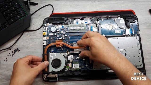 Апгрейд, как разобрать ноутбук HP 15-ay056ur замена термопасты, установка SSD + HDD смотреть онлайн