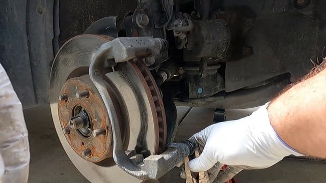 2012 – 2014 Toyota Camry - Replacing Front Brake Pads - Easy DIY! смотреть онлайн
