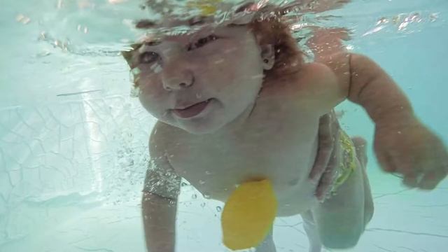 Раннее плавание в Абинске | Дана 1,3 года смотреть онлайн