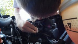 Замена габаритной лампы T10 W5W в автомобиле VW Tiguan