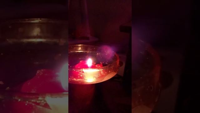 01.05.2021 Свечка (пламя то выше, то ниже становится само по себе) смотреть онлайн