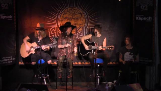 The Struts - "Could Have Been Me" (Live In Sun King Studio 92) смотреть онлайн