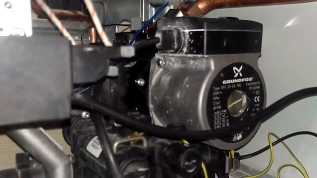 Замена циркуляционного насоса в котле Аристон System 24-32