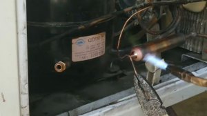 Заправка холодильника фреоном. R-134а вместо R-12. #Ремонтхолодильника