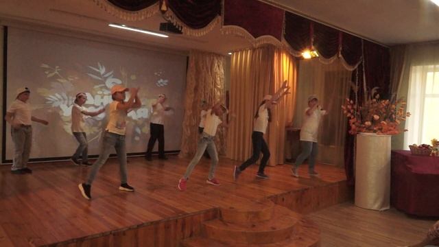 Выступление 4 класса (Симбирская гимназия "ДАР" - День учителя) смотреть онлайн