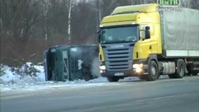 Кингисепп. Фура на обочине. смотреть онлайн