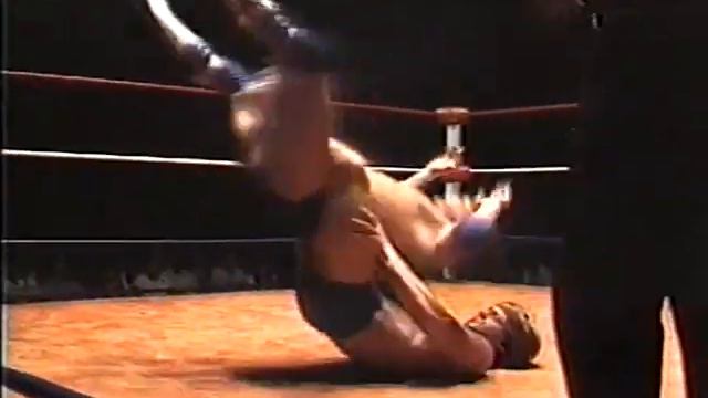 Kevin & Kerry Von Erich vs Gino Hernandez & Chris Adams - (Convention Center, Tulsa - 1985-09-22) смотреть онлайн