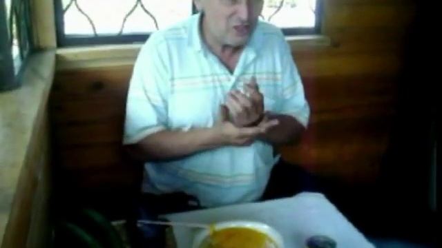 Страусиное яйцо. Сверлим, выливаем, готовим, едим смотреть онлайн
