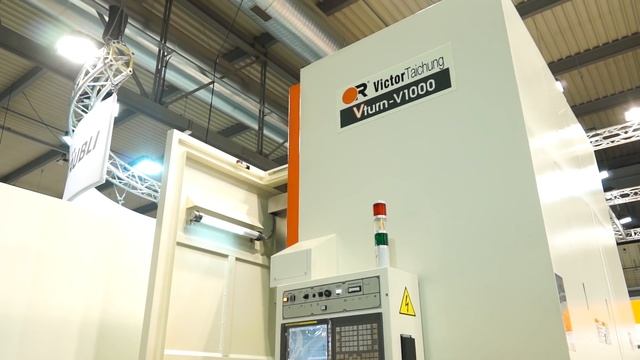 Victor V1000 Vertical Lathe new to the Victor CNC range смотреть онлайн