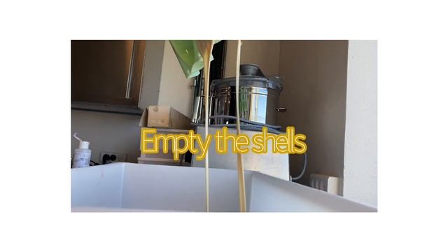 Beautifull chocolate easter eggs with country flag design смотреть онлайн