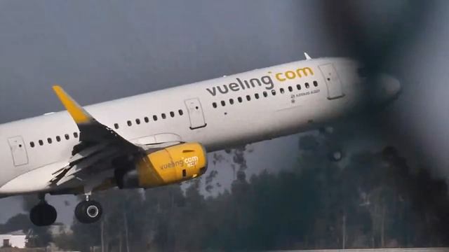 ?LIVE Plane Spotting at Porto Airport - OPO / LPPR - October 08, 2022 смотреть онлайн