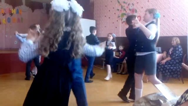 Первый вальс смотреть онлайн