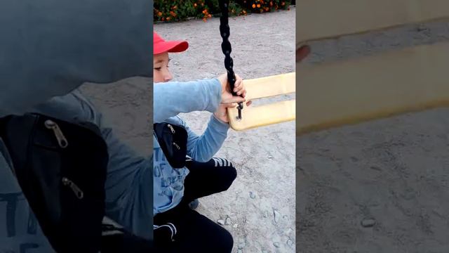 Девочка монстр маленькая 5рокив сламала качель смотреть онлайн