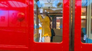 THE LONDON TRANSPORT MUSEUM