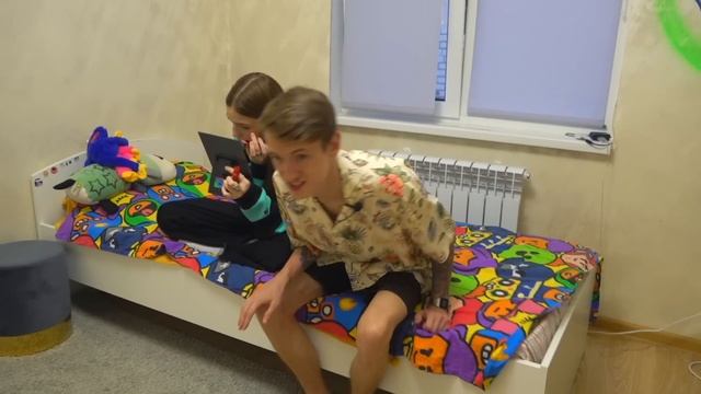 От РОЖДЕНИЯ до СТАРОСТИ за 24 часа! Ребенок VS подросток! 3 в 1 смотреть онлайн