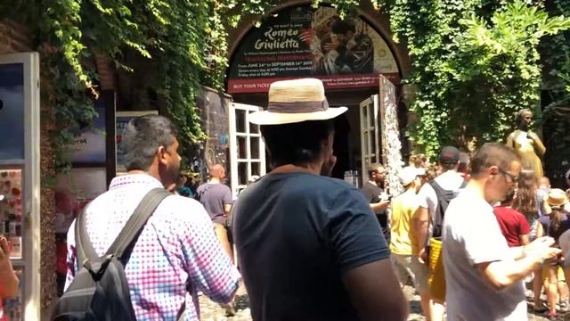 Verona, Italy... Casa Di Giulietta, Juliet's House, Capturing Real Moments