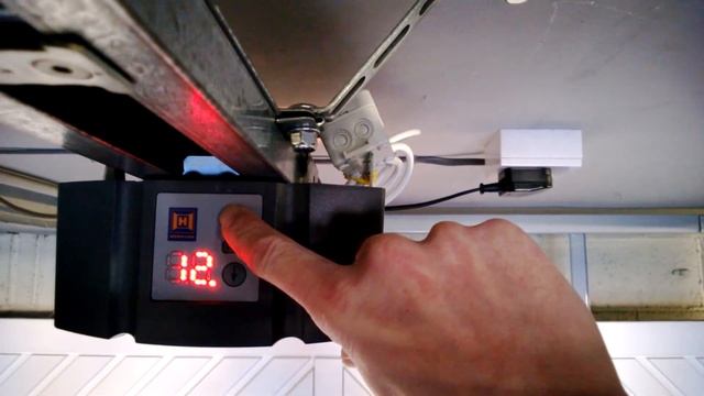 Changing the light time out for the Hormann Supramatic BiSecur garage door operator смотреть онлайн