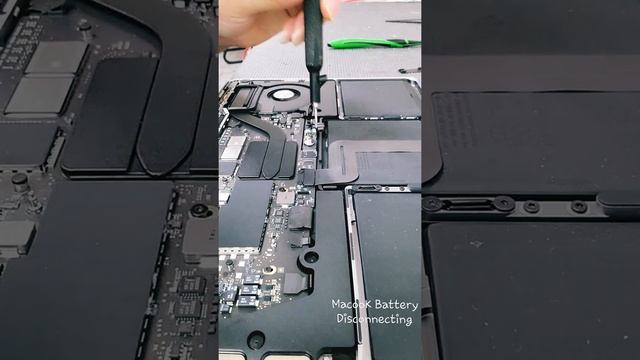 Apple Macbook Repair| Battery Disconnect. смотреть онлайн