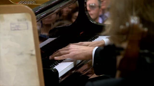 Rachmaninoff Paraphrasing Tchaikovsky : “Lullaby” - Lugansky смотреть онлайн