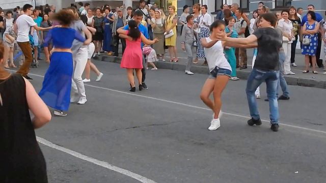 Мастер-класс от танцевальной студии "Камелия" смотреть онлайн