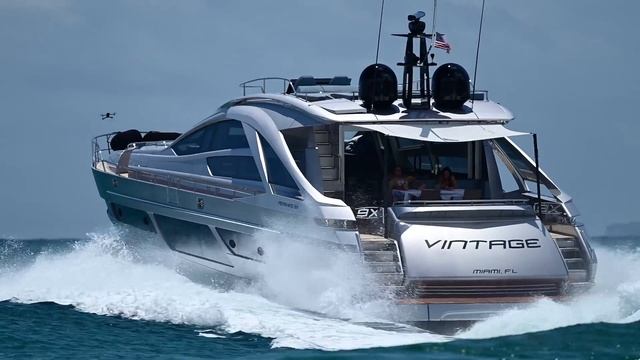 GTFO MY WAY!! MEGA YACHT BULLIES PADDLE BOARDER AT HAULOVER INLET | BOAT ZONE смотреть онлайн