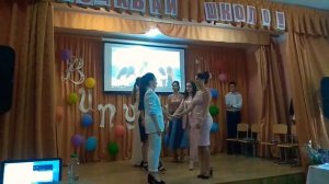 Танец под песню Тринчер «Школа»